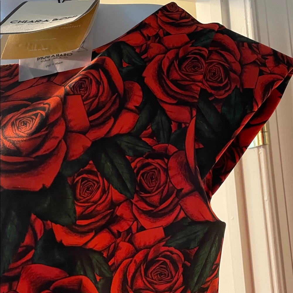 Chiara Boni La❤️Petite💚Robe Dress, NWT!
the only one of its kind on poshmark! - Picture 3 of 6